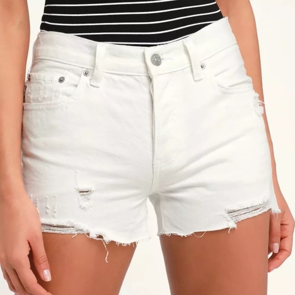 Free People | We The Free | Sofia White Cut Off Distressed Denim Shorts Size 28
